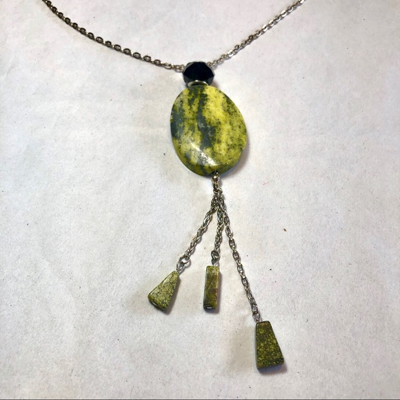 Green and black stone dangle necklace - Picture 1 of 4